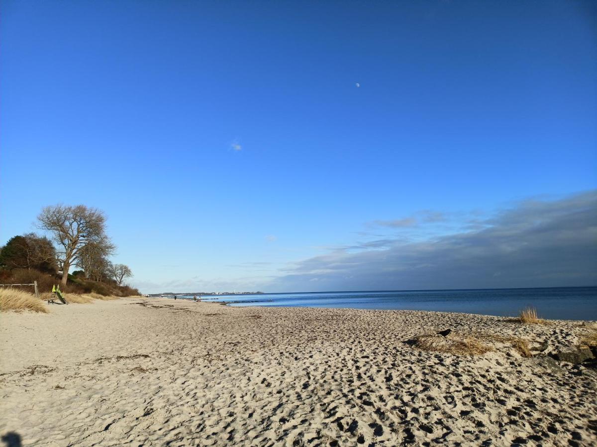 Wohnung Mit Traumhaftem Meerblick Und Schwimmbad 希尔克道夫 外观 照片